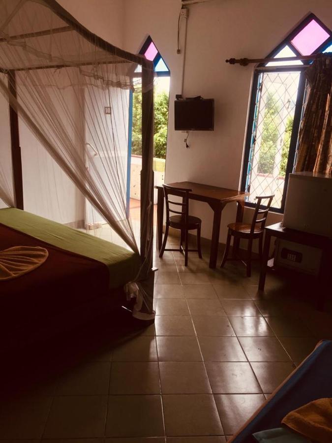 Crescent Resort Galle Buitenkant foto