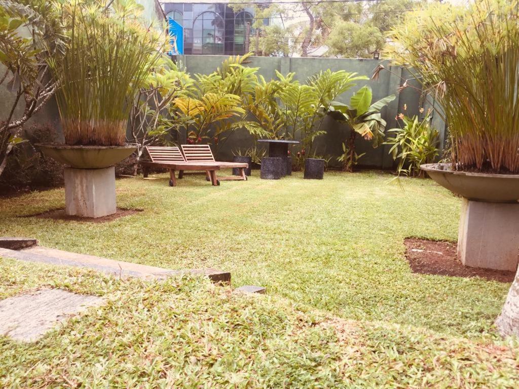 Crescent Resort Galle Buitenkant foto