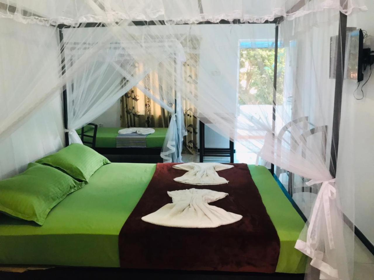 Crescent Resort Galle Buitenkant foto